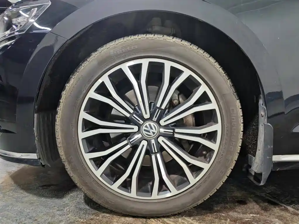 Volkswagen Phideon 2018 380TSI 2WD Business Edition фото 16