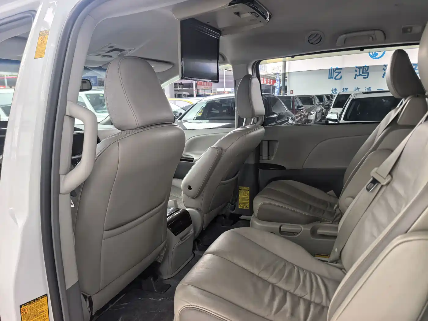 Toyota Sienna 2013 3.5L 4WD Automatic фото 6