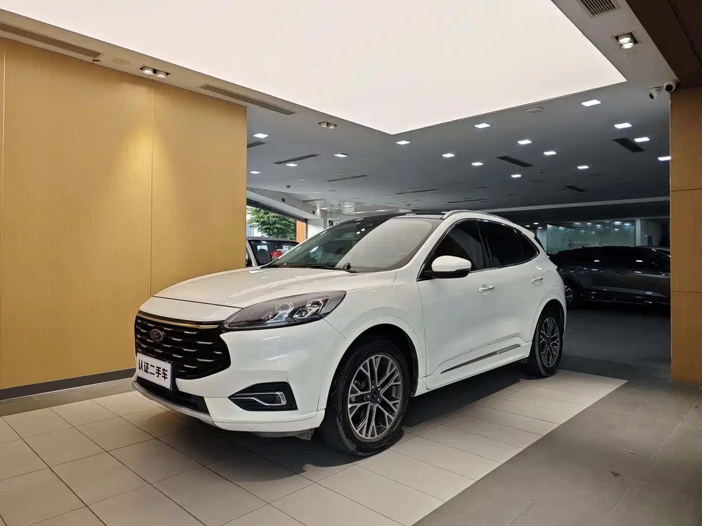 Ford Escape 2020 EcoBoost 245 AWD Premium Edition