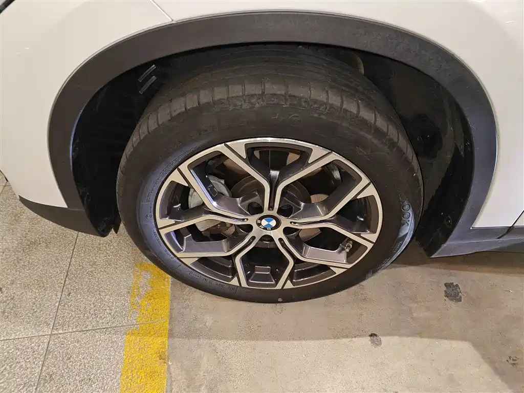 BMW X1 2022 sDrive25Li Leading фото 25