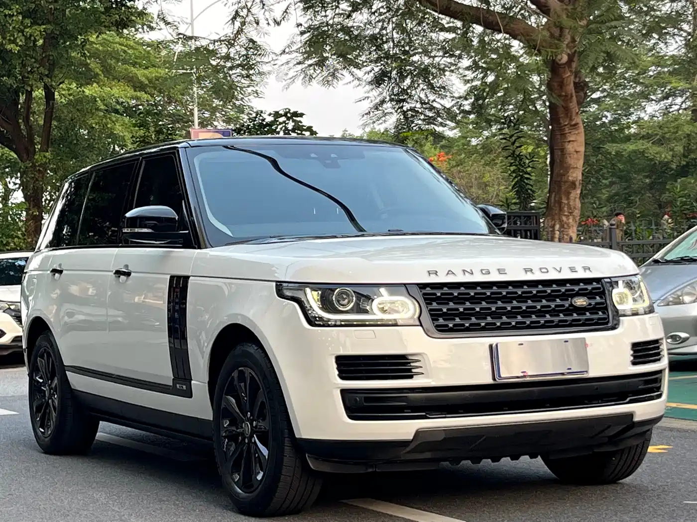 Land Rover Range Rover 2017 3.0 SC V6 Vogue LWB (Long Wheelbase) фото 2