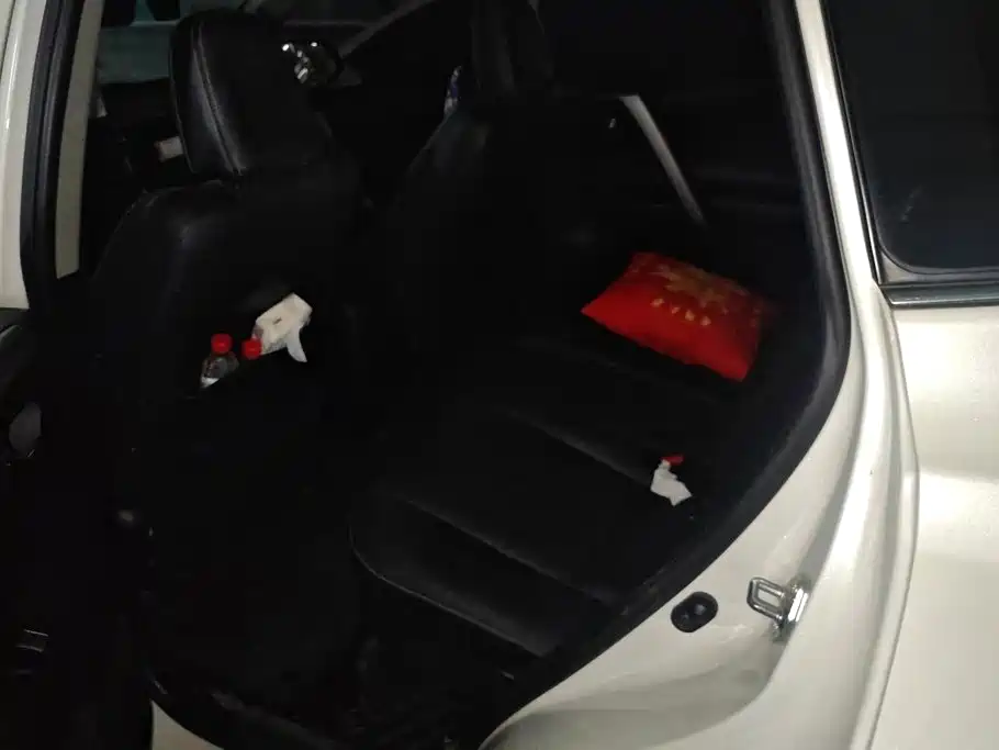 صورة 11 - Toyota RAV4 Rongfang