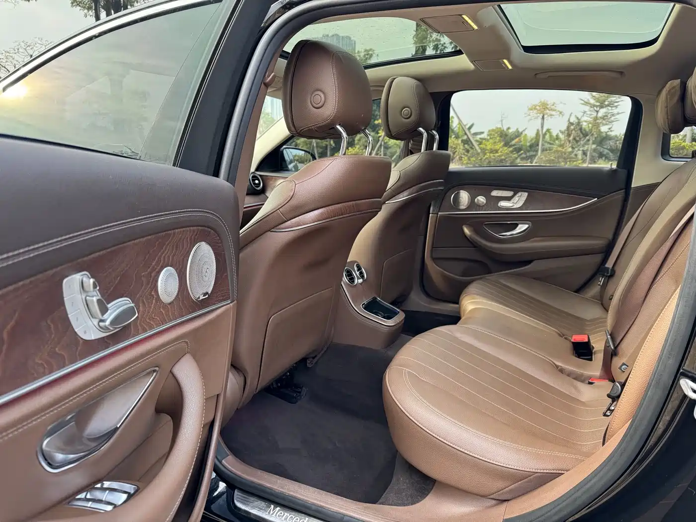 Mercedes-Benz E-Class 2021 E 300 L Luxury фото 9