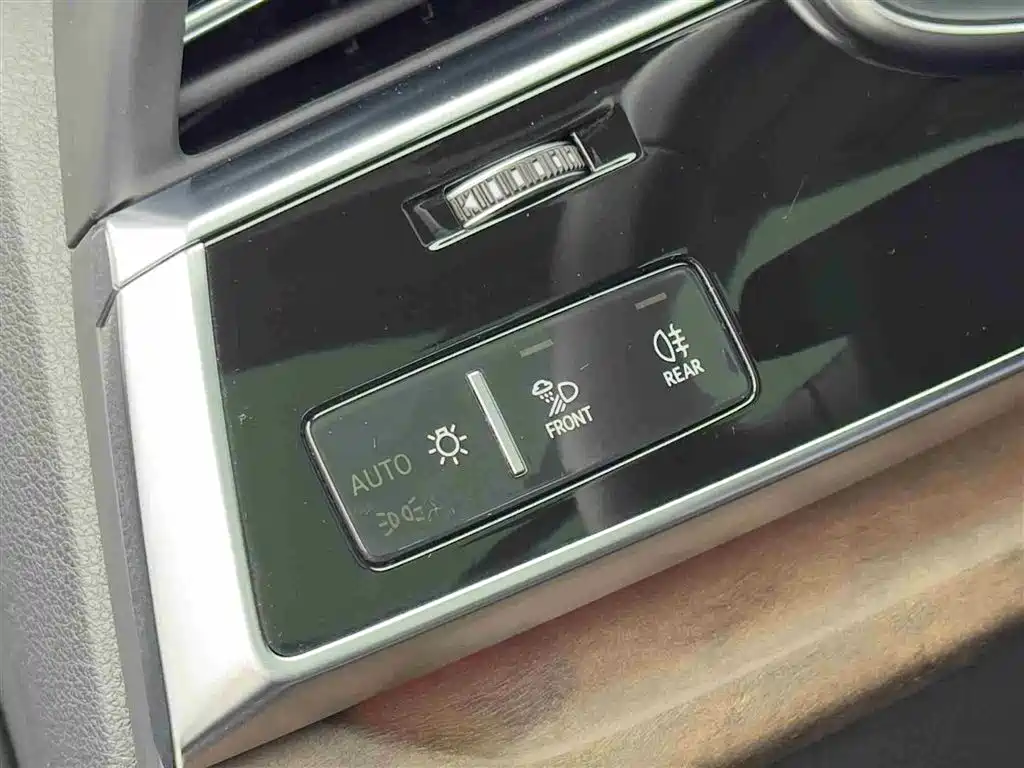 Audi Q7 2023 55 TFSI quattro S line Sport фото 16