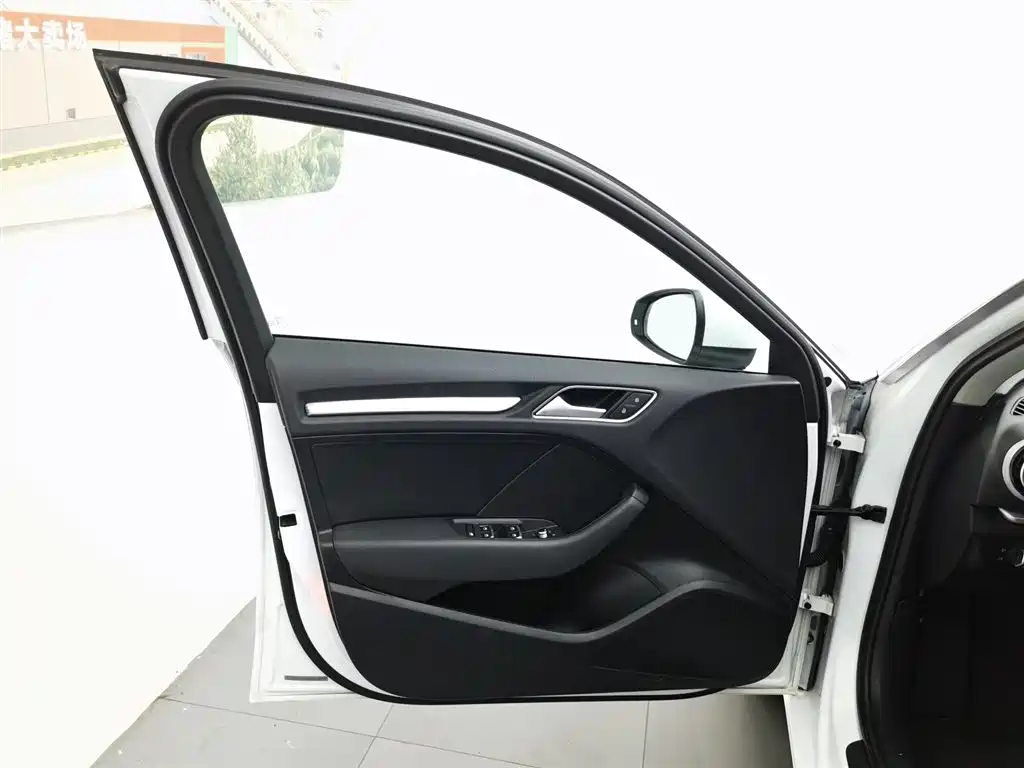 Audi A3 2016 Sportback 35 TFSI Style фото 8