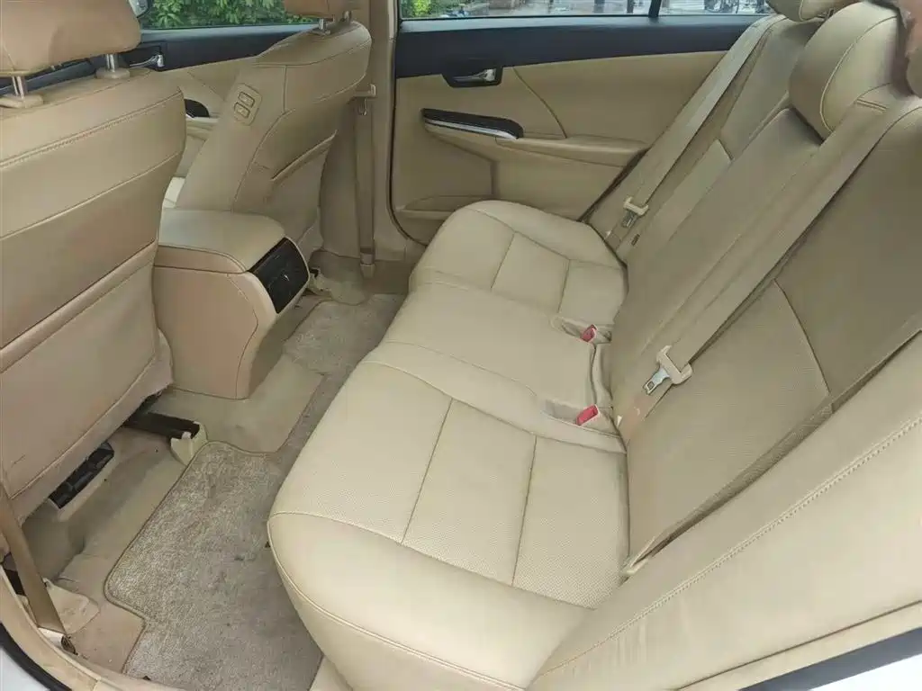 Toyota Camry 2015 2.0G Leading Edition фото 6