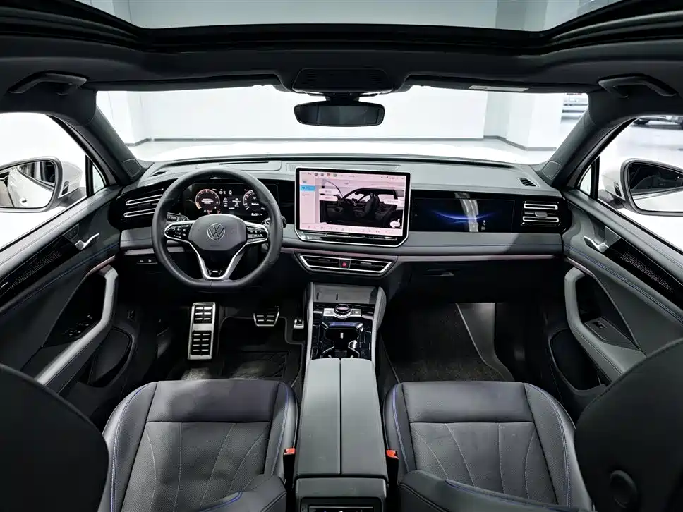 صورة 10 - Volkswagen Tiguan L