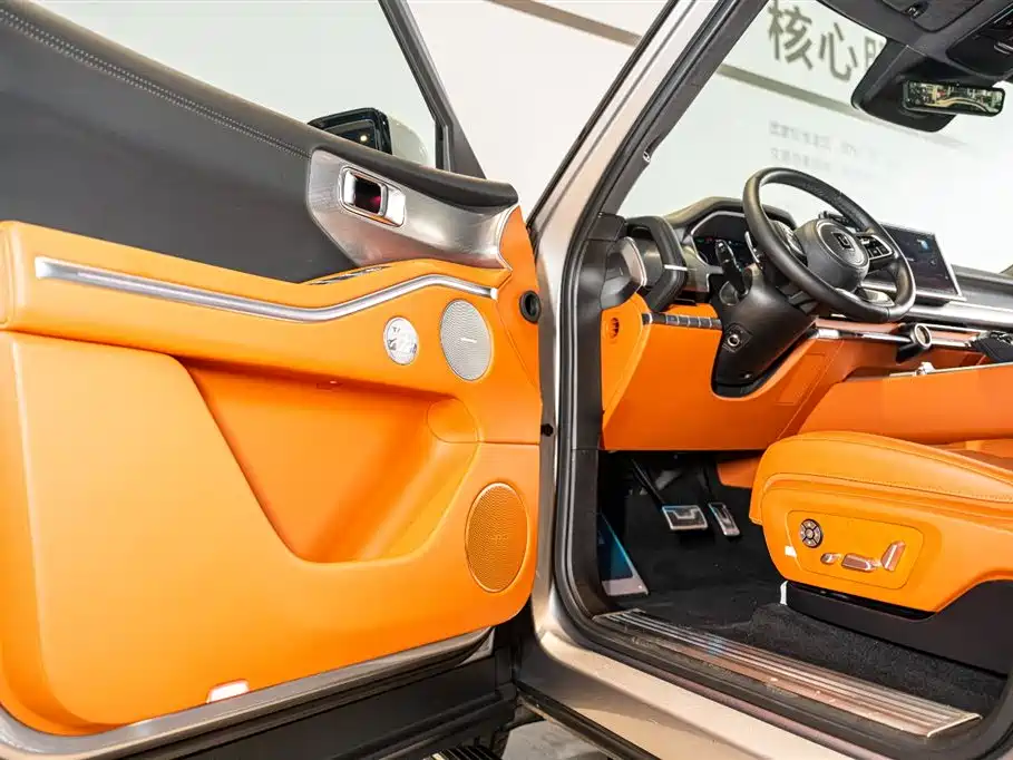 TANK TANK 700 NEW ENERGY