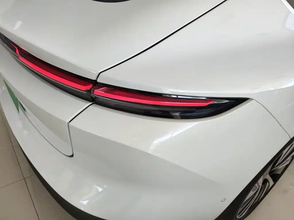 Фото 8 - NIO ET5