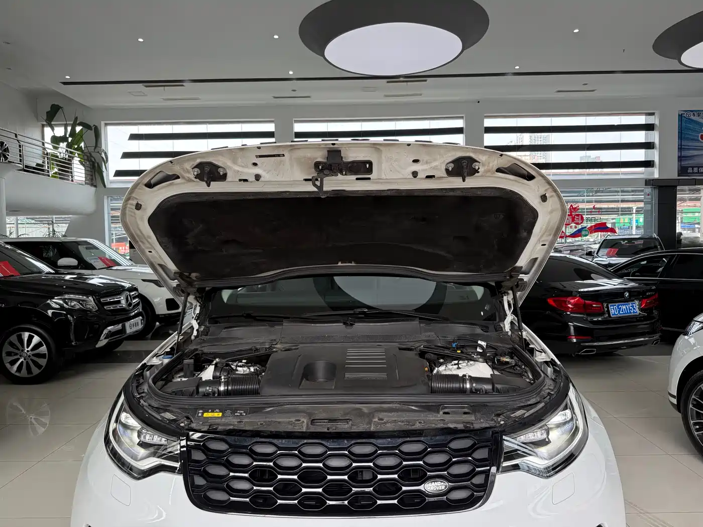Land Rover Discovery 2021 360PS R-Dynamic S фото 4