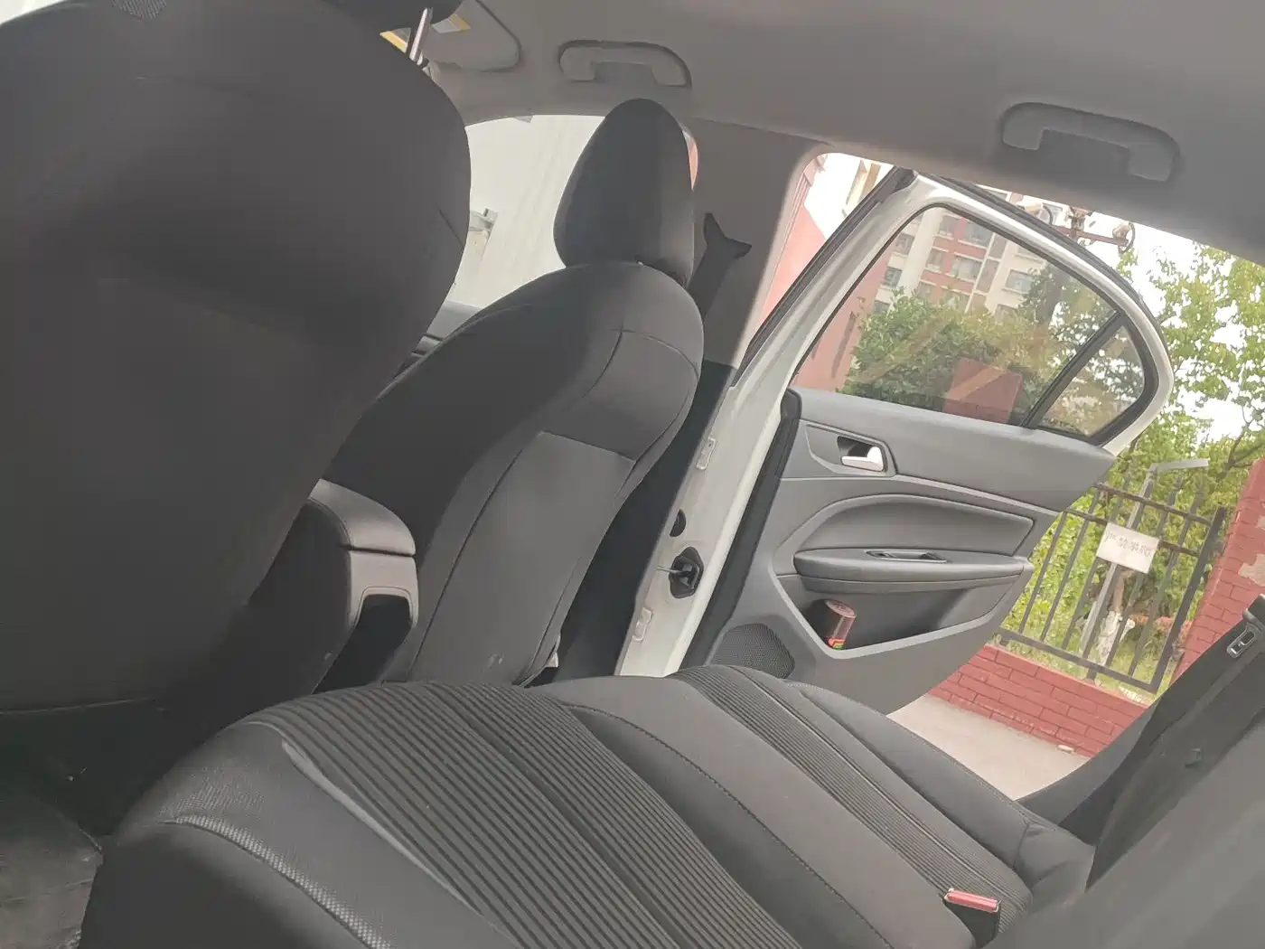 Peugeot 408 2014 1.8L Manual Leading Edition фото 10