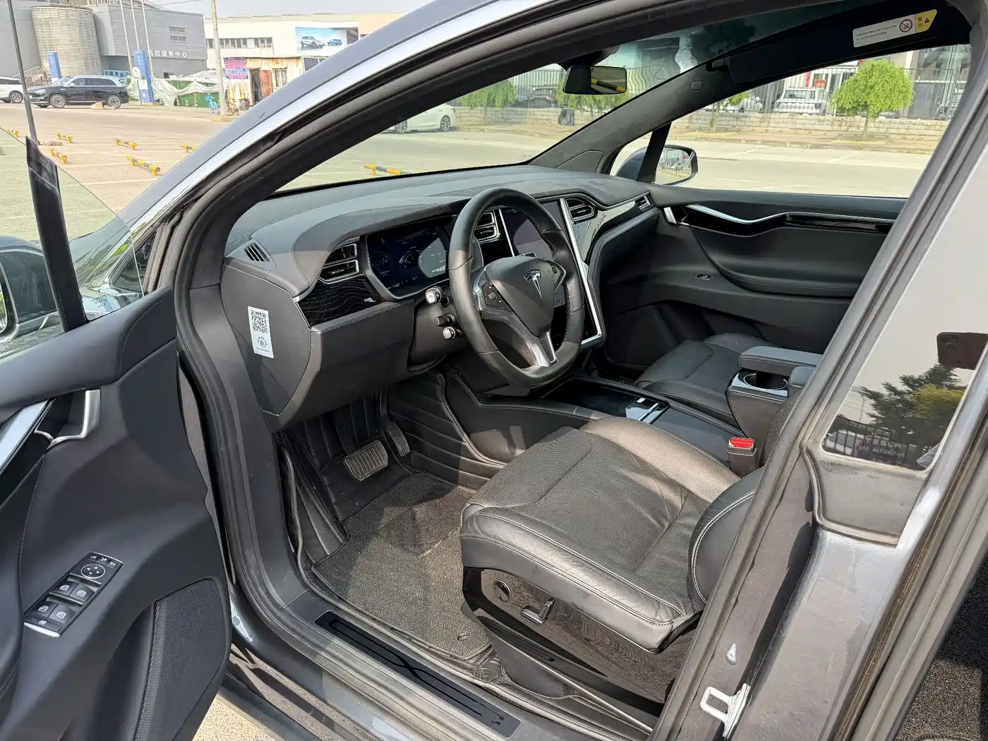 TESLA MODEL X