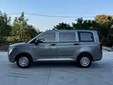 Photo 3 - Wuling Motors Wuling Hongguang PLUS