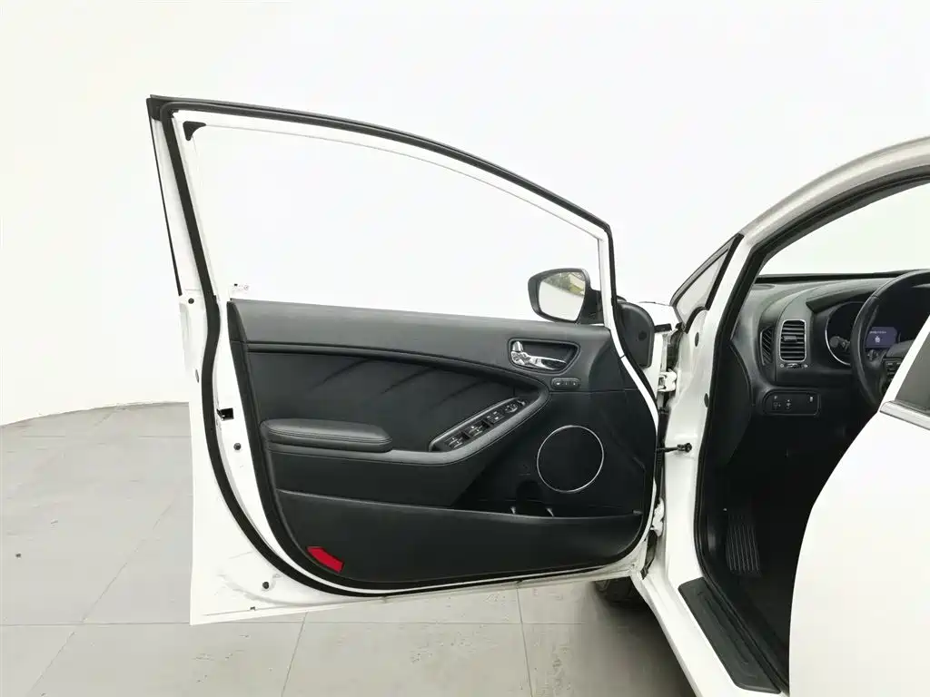 Kia K3 2013 1.6L Automatic Premium фото 8