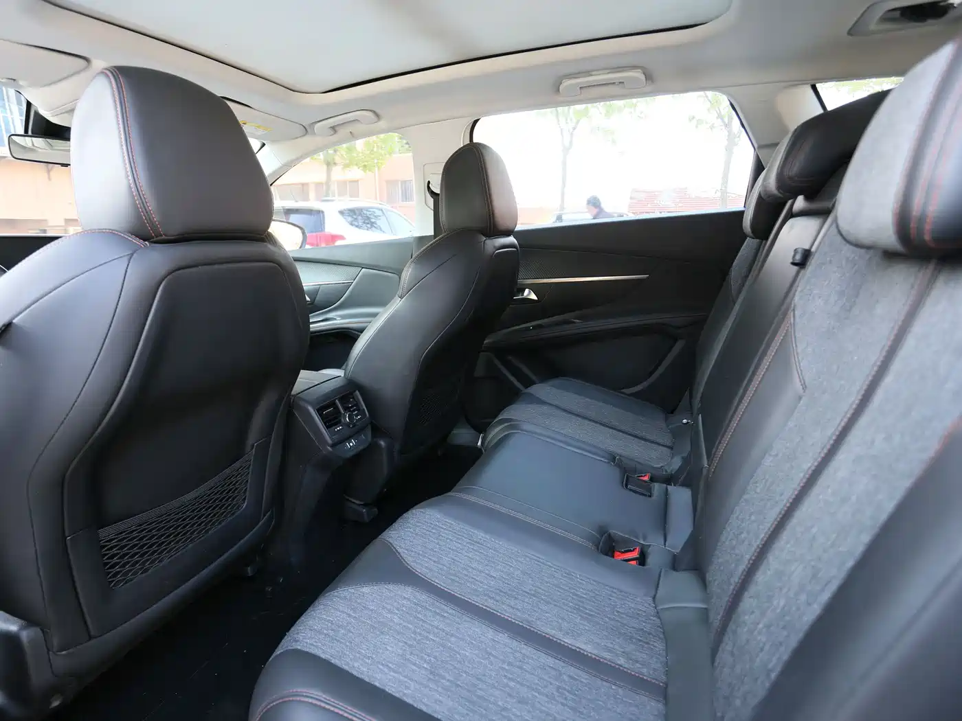 Peugeot 5008 2017 350THP 7-seat Elite Edition фото 8
