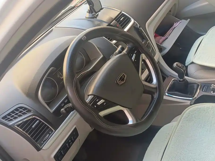Geely Emgrand 2015 2015 Sedan 1.5L Manual Upward Edition