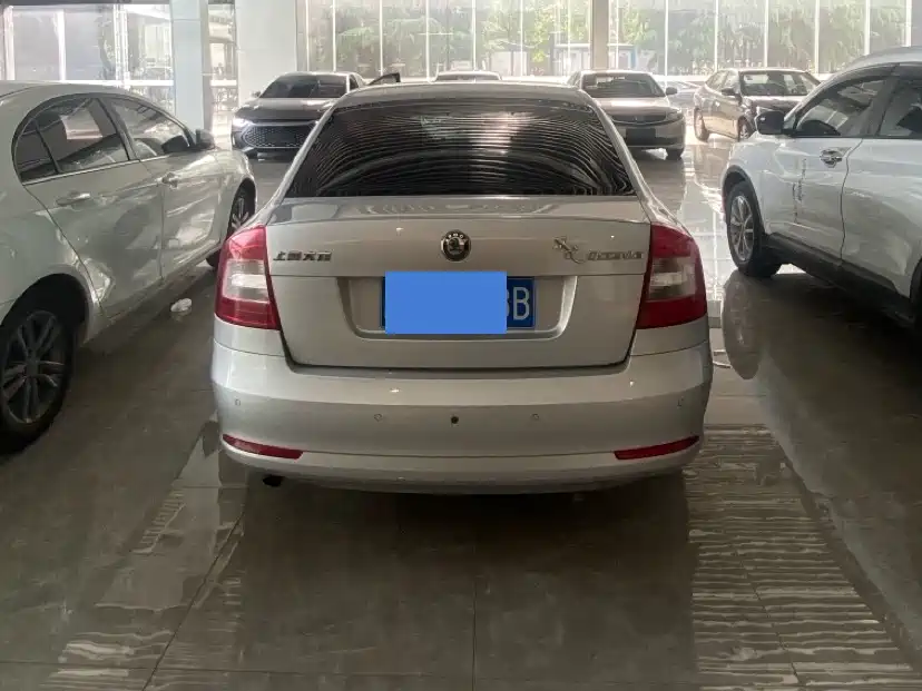 Škoda Octavia 2013 1.6L Automatic Prestige Edition фото 4