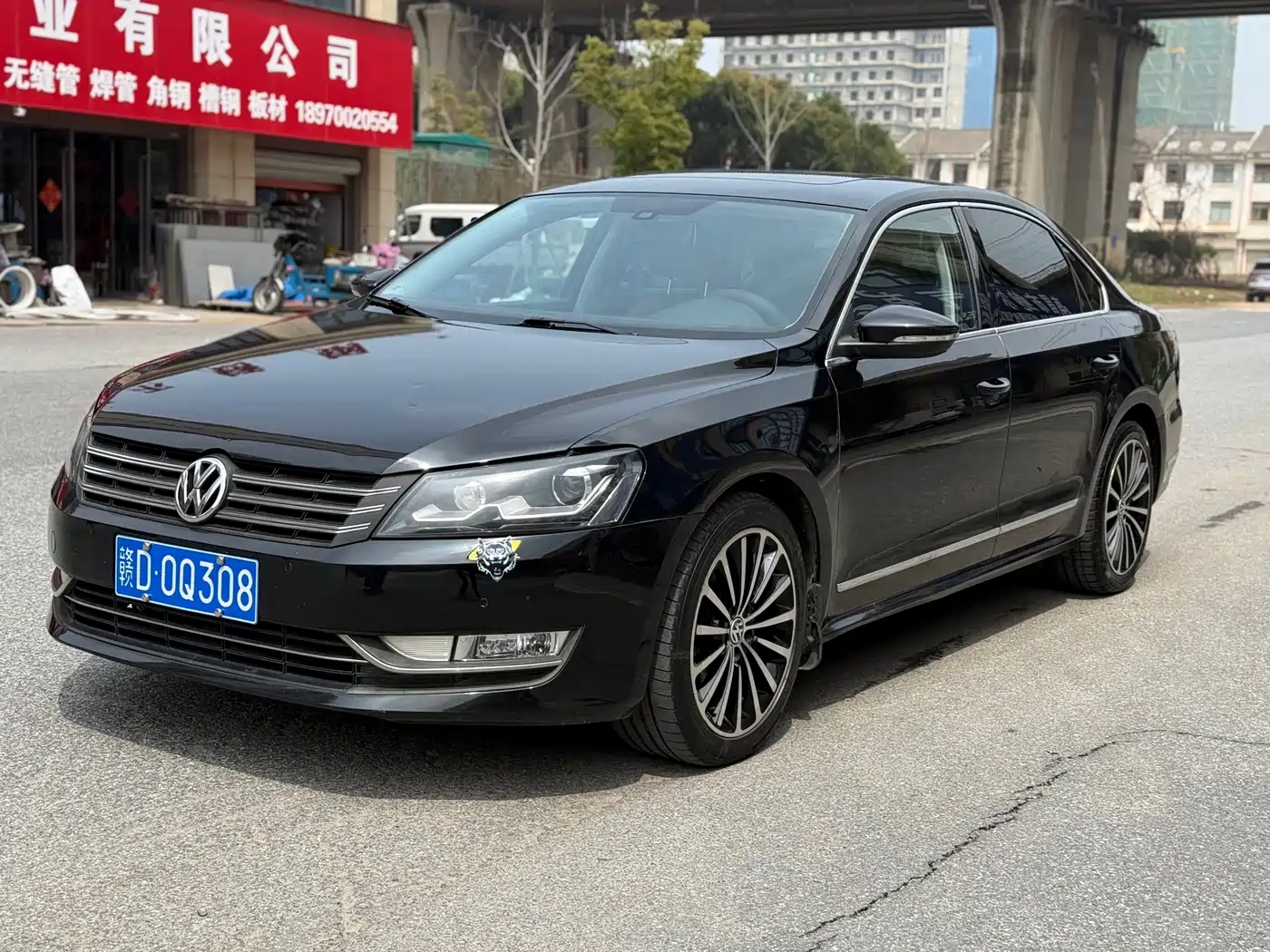 Volkswagen Passat 2015 1.8TSI DSG Prestige Edition фото 3