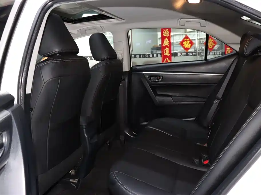 Toyota Corolla 2017 Facelift Hybrid 1.8L E-CVT Leading Edition фото 11