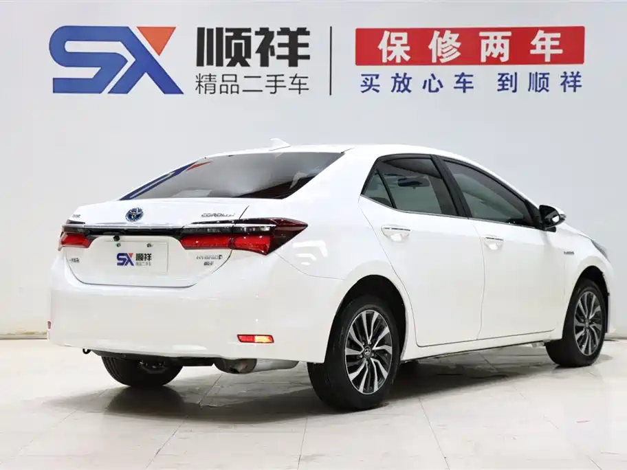 Toyota Corolla 2017 Facelift Hybrid 1.8L E-CVT Leading Edition фото 4