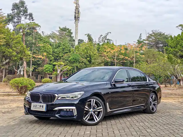 BMW 7 SERIES