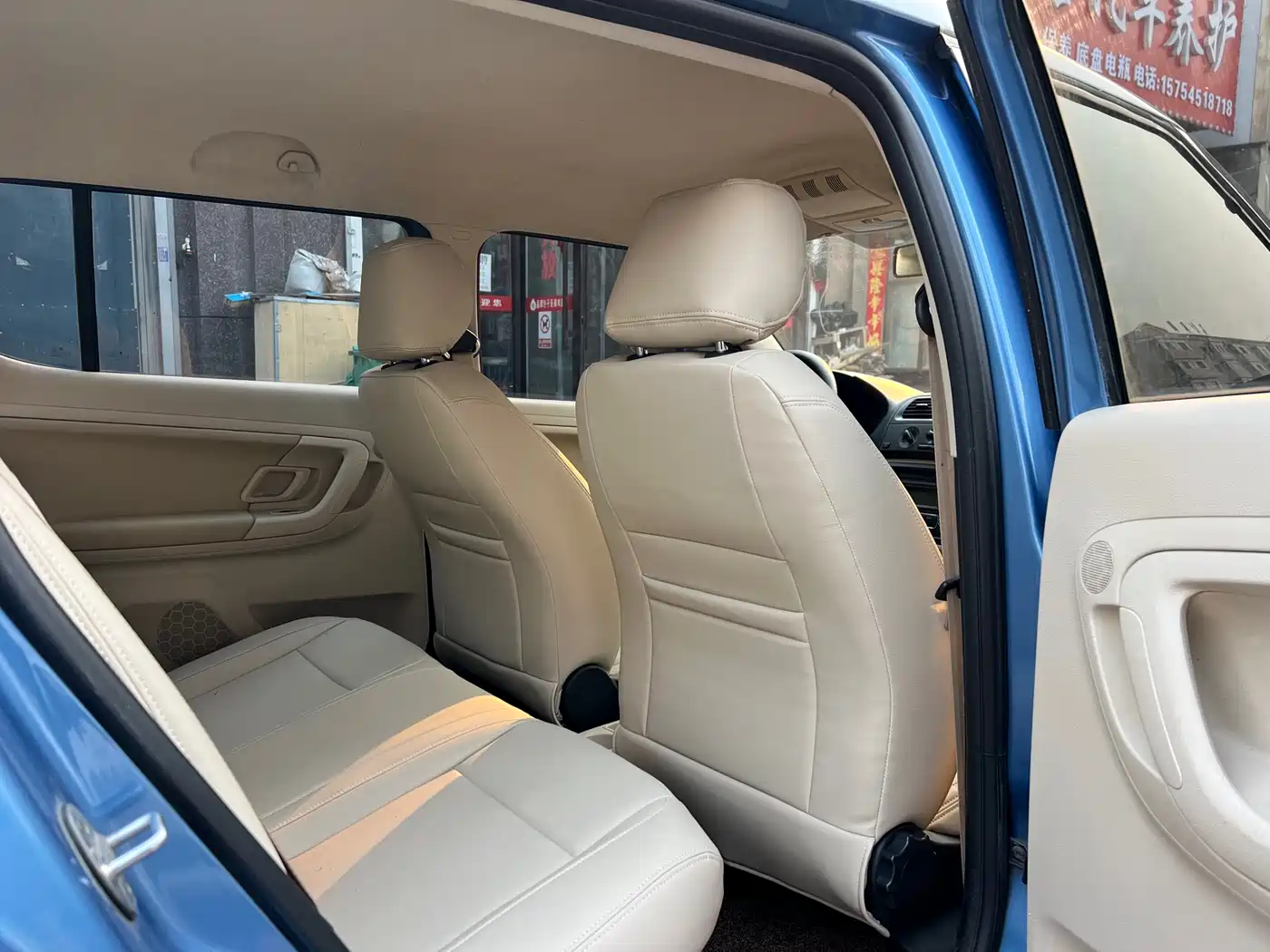 Škoda Fabia 2014 1.4L Automatic Crystal Edition фото 8