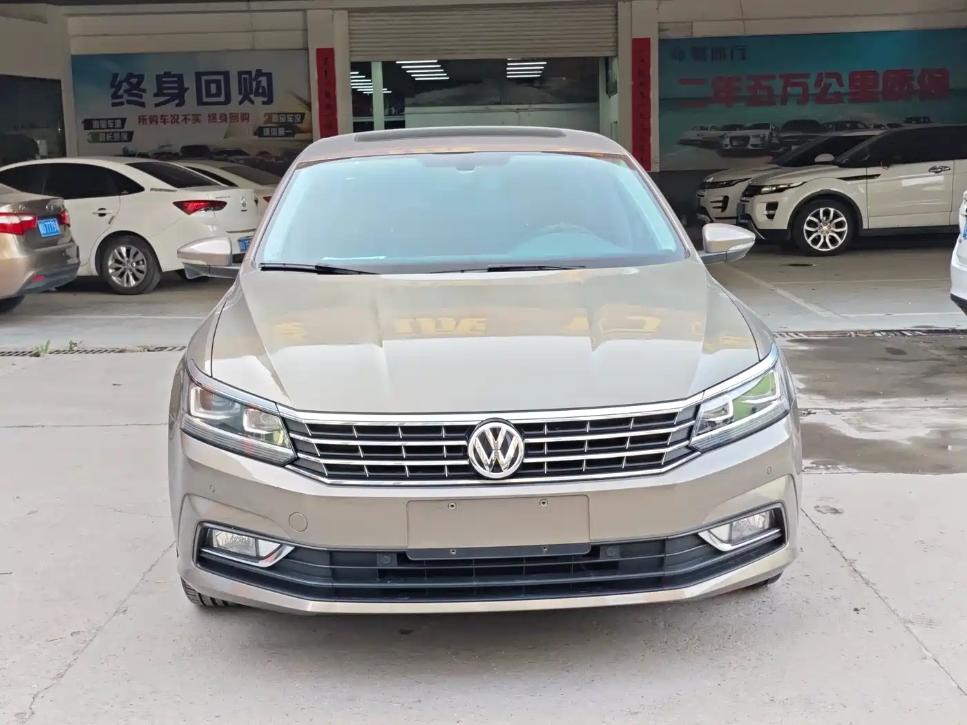 Volkswagen Passat 2017 330TSI DSG Luxury фото 2