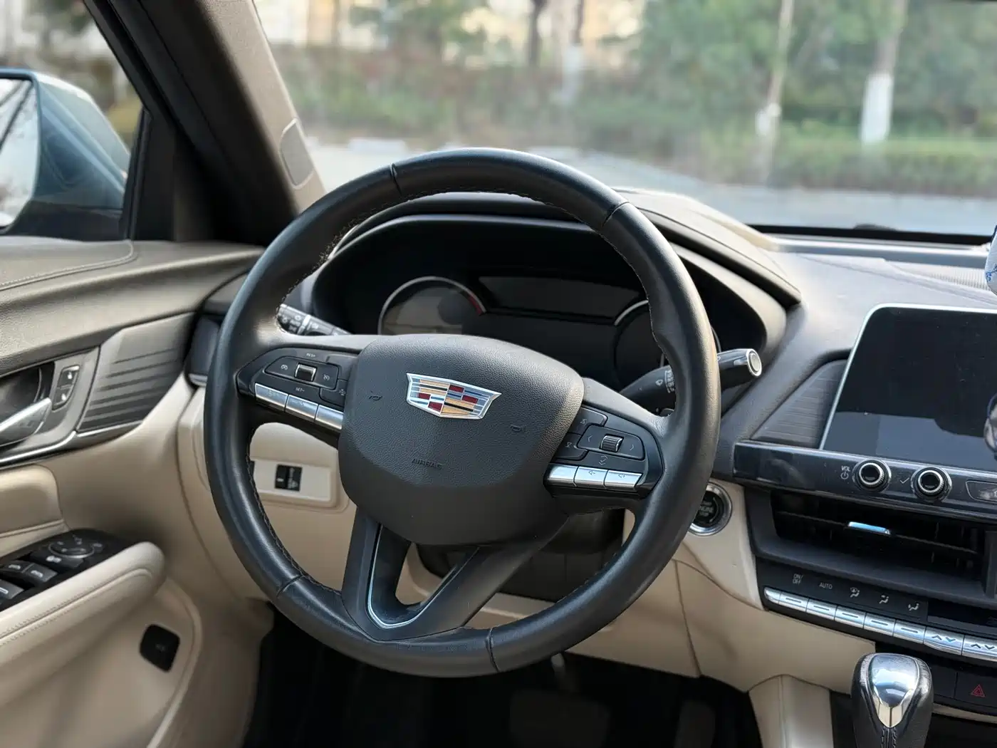 Cadillac CT4 2023 25T Luxury Model фото 7