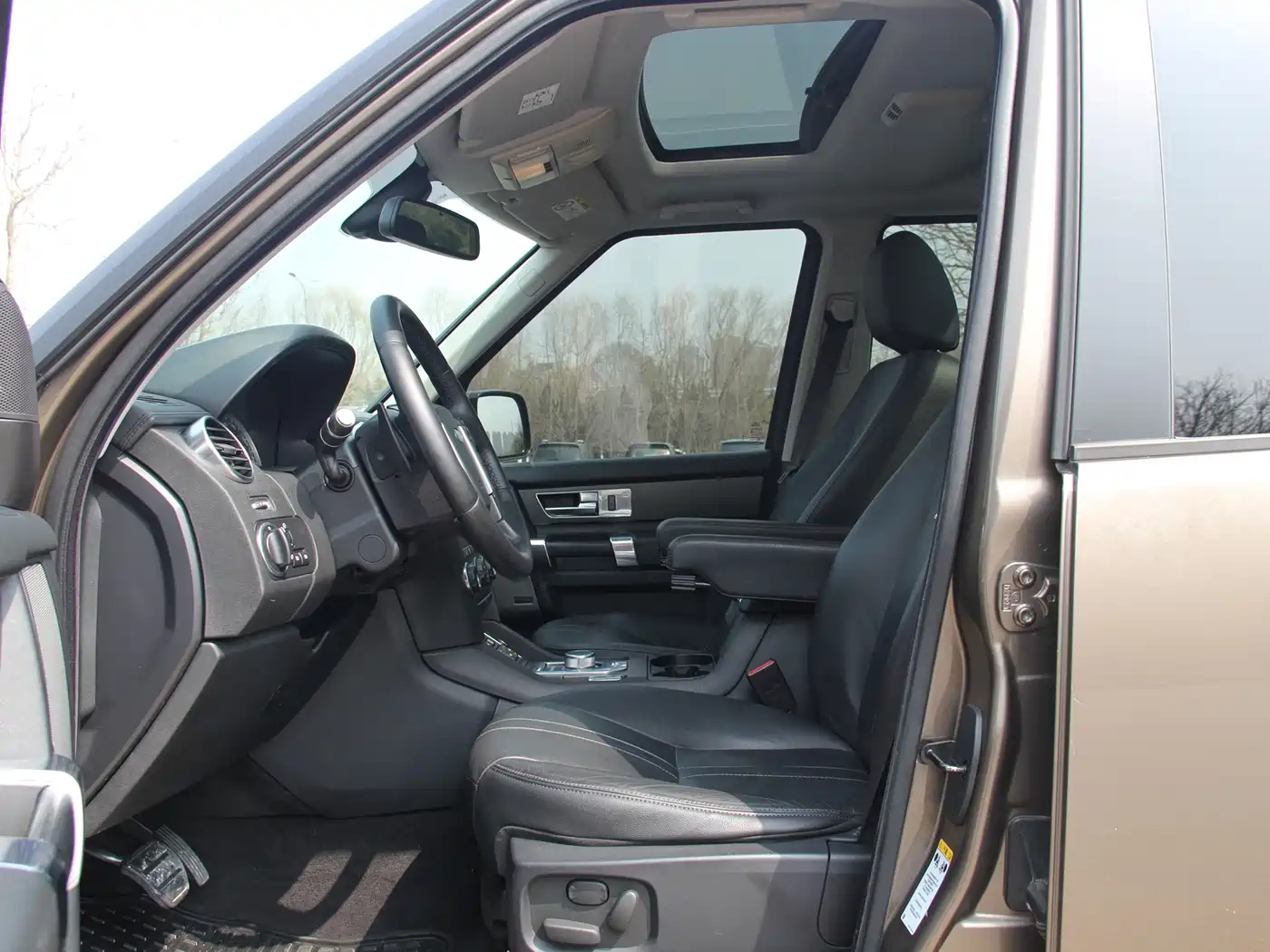 Land Rover Discovery 2013 3.0 SDV6 HSE Diesel фото 12