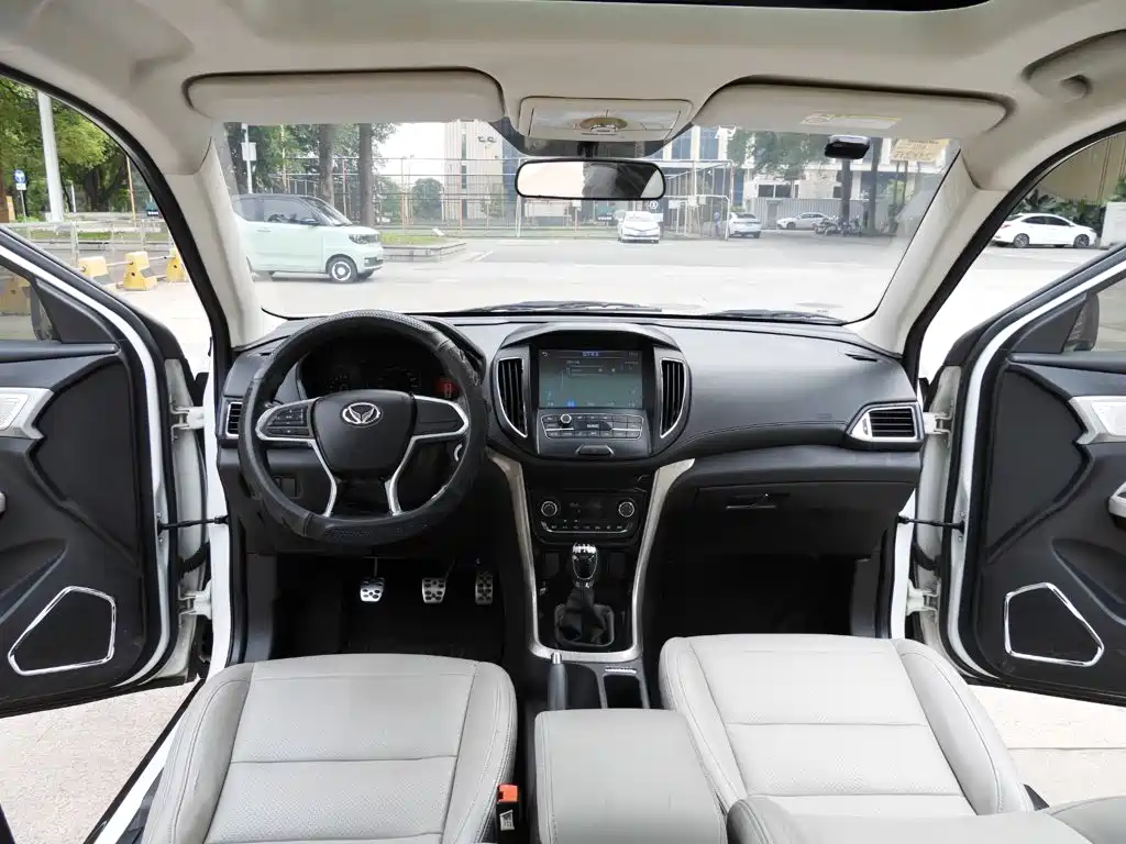 BAIC Huansu S5 2017 2017 1.3T Manual Deluxe