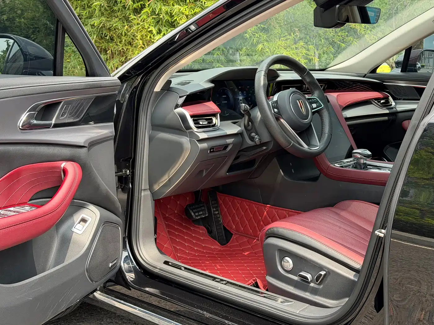 Hongqi H5 2024 2.0T Automatic Smart Connect Flag Smooth Edition фото 8