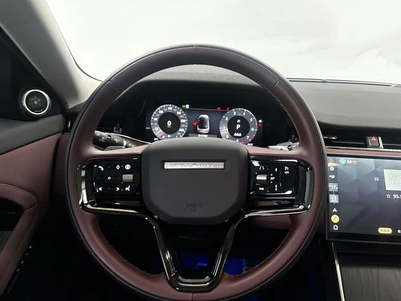 Land Rover Range Rover Evoque 2025 2024 Range Rover Evoque L 249PS Light Master Edition