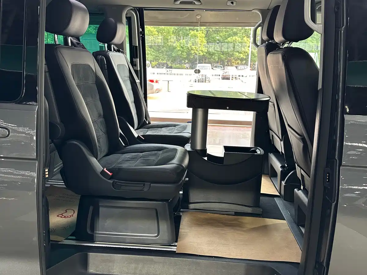 Volkswagen Multivan 2018 2.0TSI 4WD Premium Edition 7-Seater фото 16