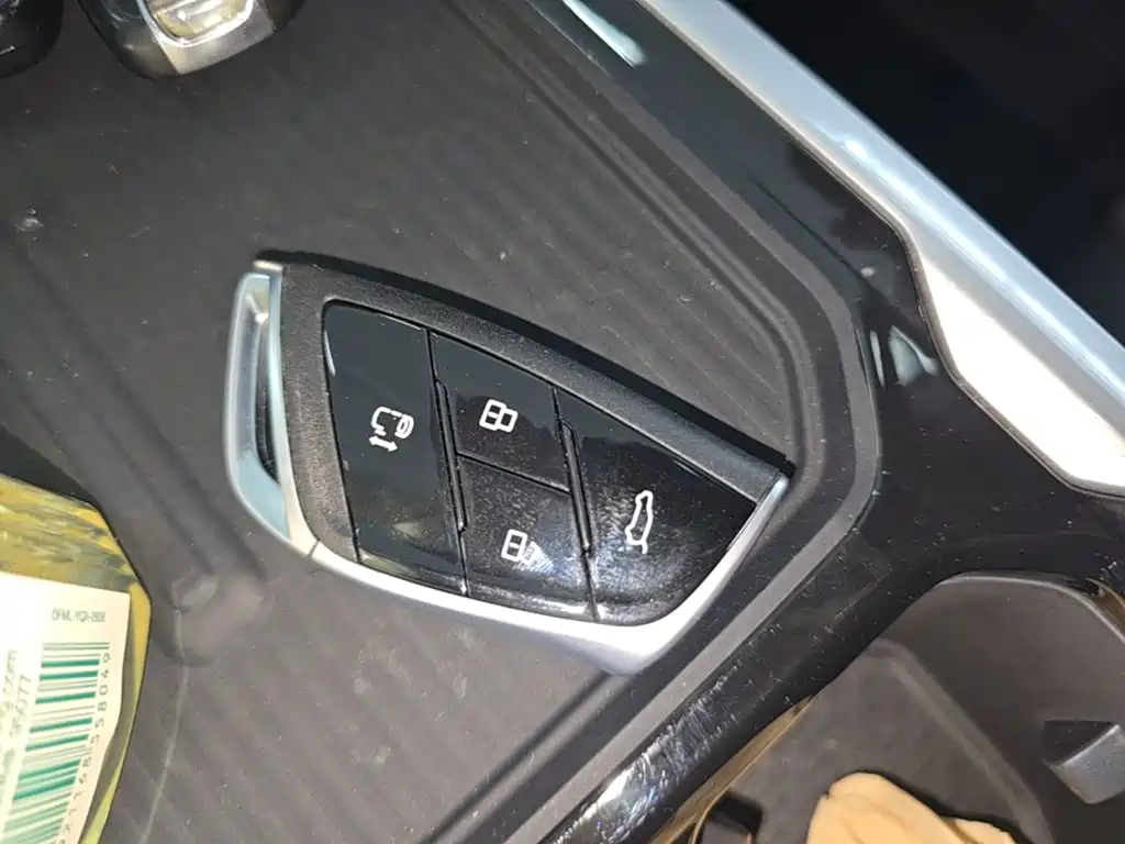Maxus Maxus G70 2025 2024 Model 2.0T Automatic Luxury 7-Seater
