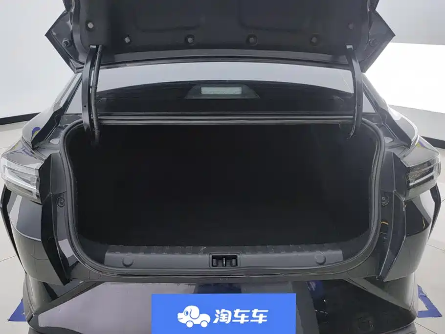 Dongfeng Aeolus Yixuan 2023 2023 1.5L Automatic Glory Edition