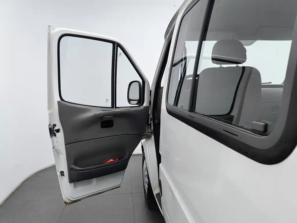 Ford Classic Transit 2013 2009 Model 2.8T Diesel Multi-purpose Short Wheelbase Medium Roof JX493ZLQ3