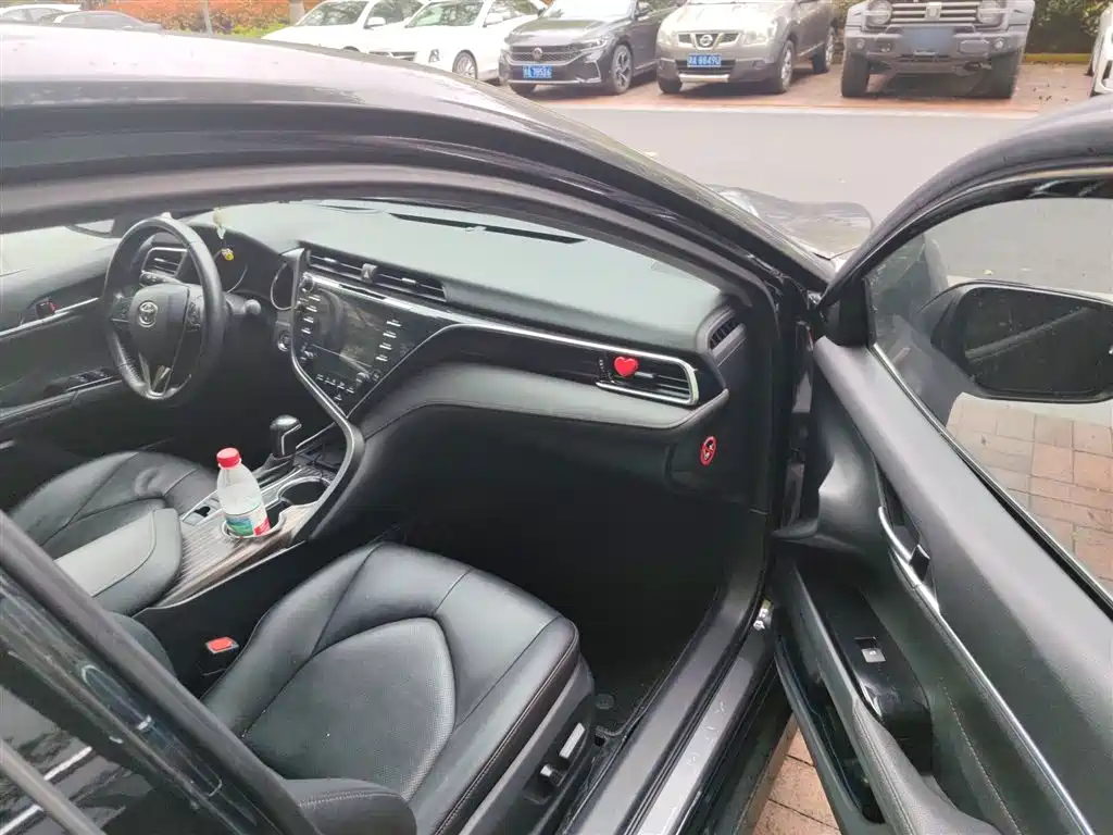 Toyota Camry 2018 2.5G Luxury Edition фото 20