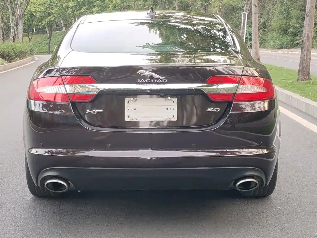 Jaguar XF 2015 2015 XF 2.0T Luxury Edition