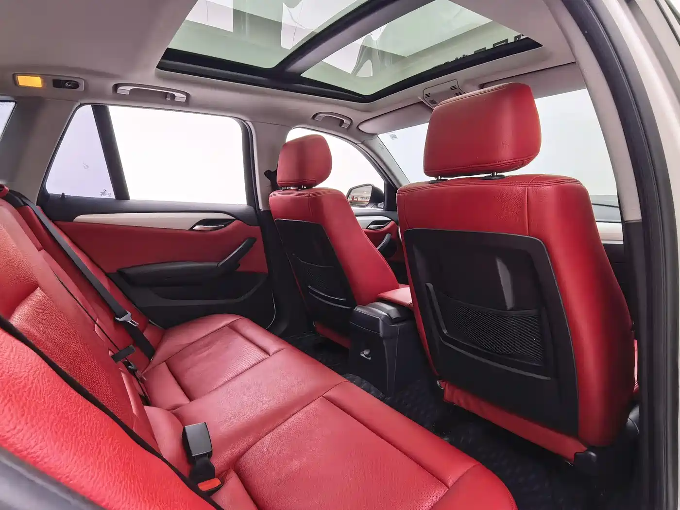 BMW X1 2014 sDrive18i Fashion Edition фото 6