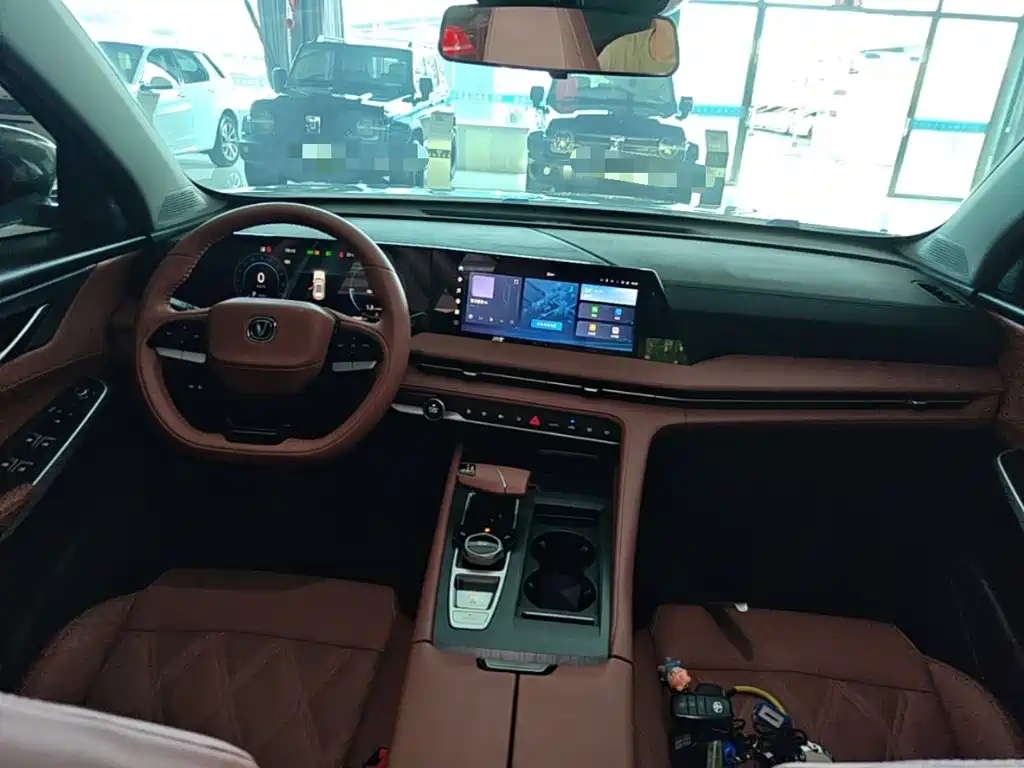 Фото 10 - Changan CS75 PLUS