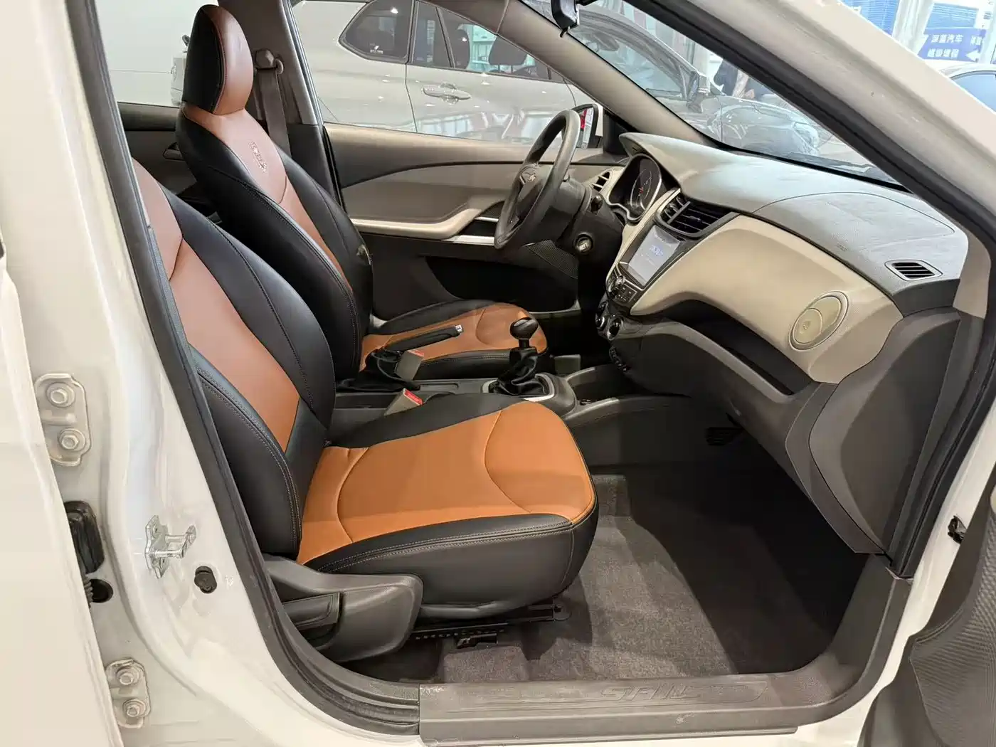 Chevrolet Sail 2016 Sail 3 1.3L Manual Comfort Sunroof Edition фото 18