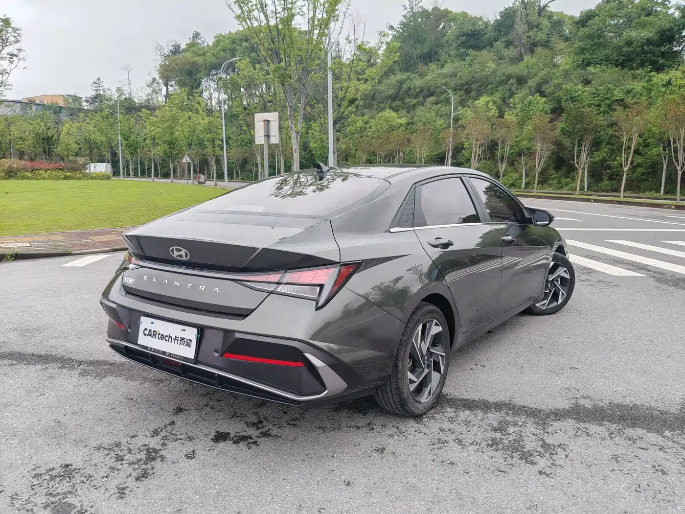Hyundai Elantra 2023 1.5L CVT GLX Elite Edition фото 6