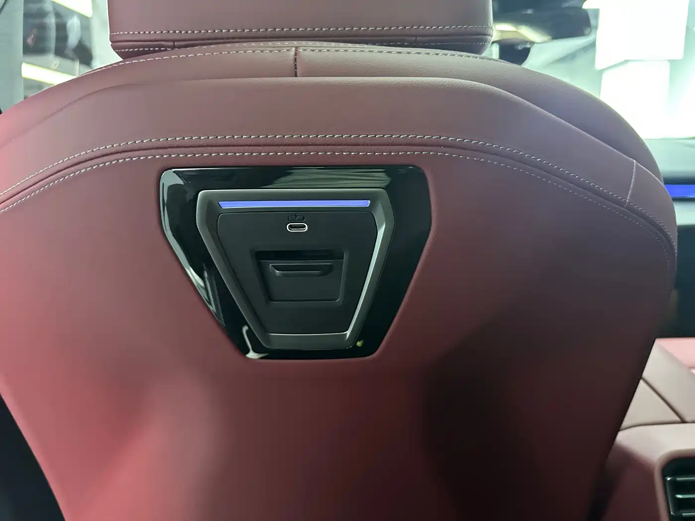 BMW 5 Series 2025 530Li Leading M Sport Package фото 15