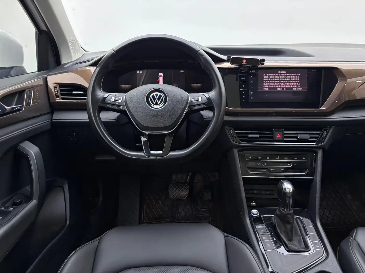 Volkswagen Tharu 2022 280TSI FWD Luxury Edition фото 6