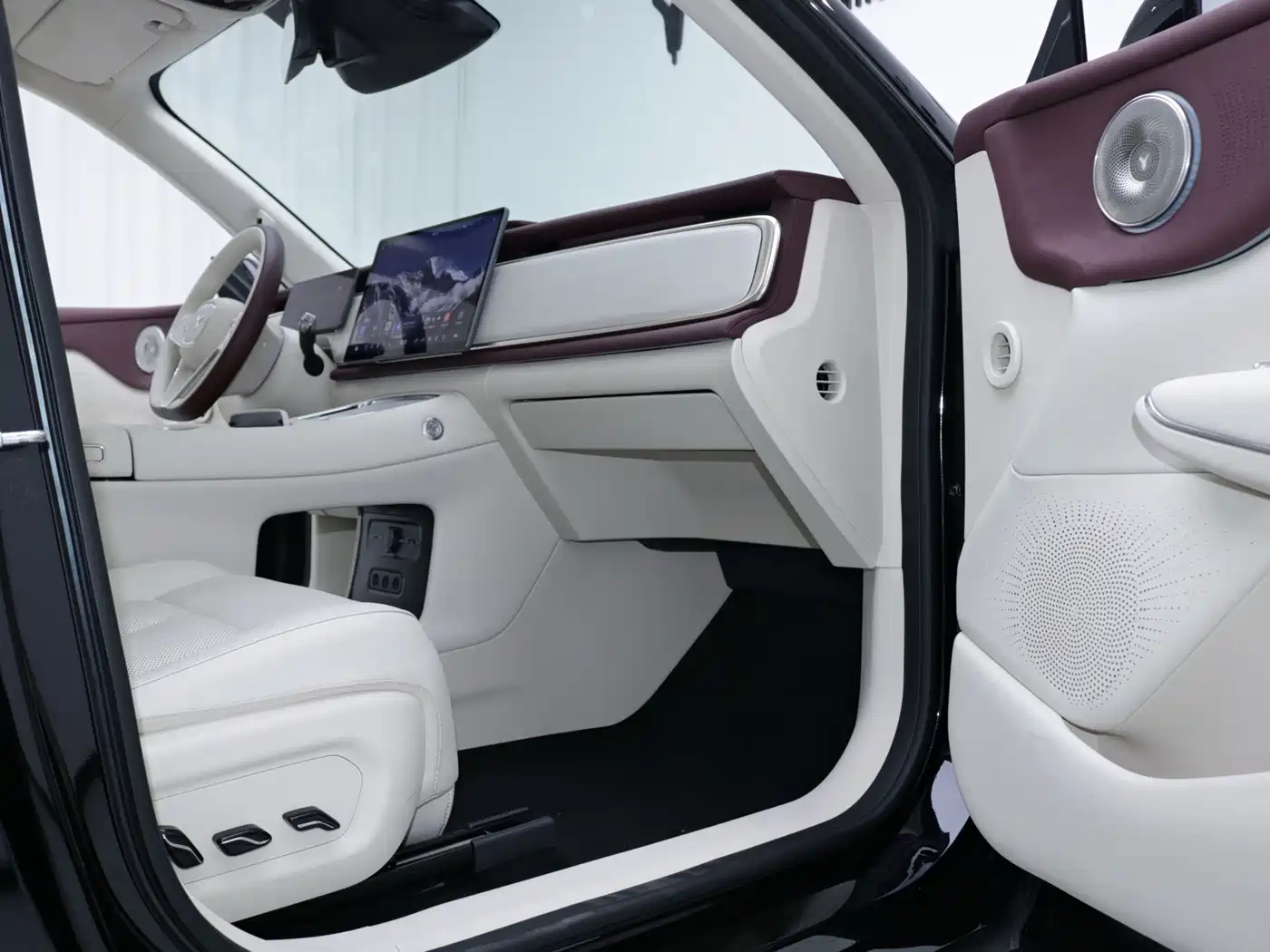 Voyah Courage 2025 2025 Model 2WD Huawei Qiankun Edition