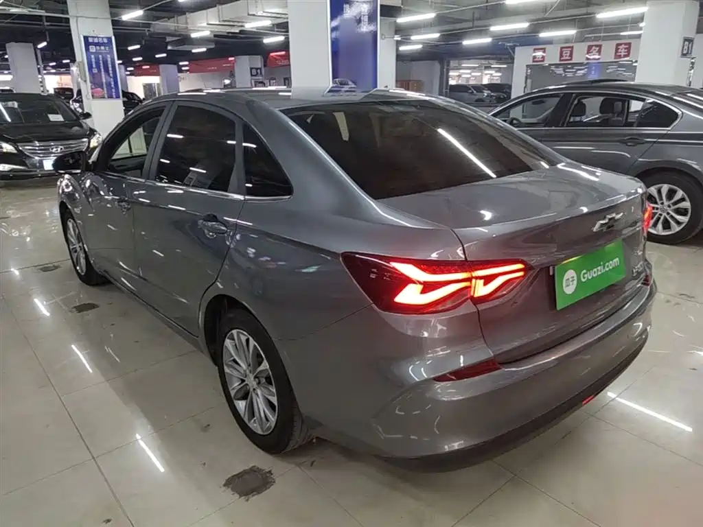 CHEVROLET CRUZE