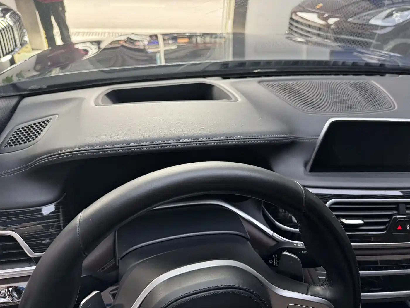 BMW 7 Series 2021 Model 740Li Leading M Sport Package фото 23