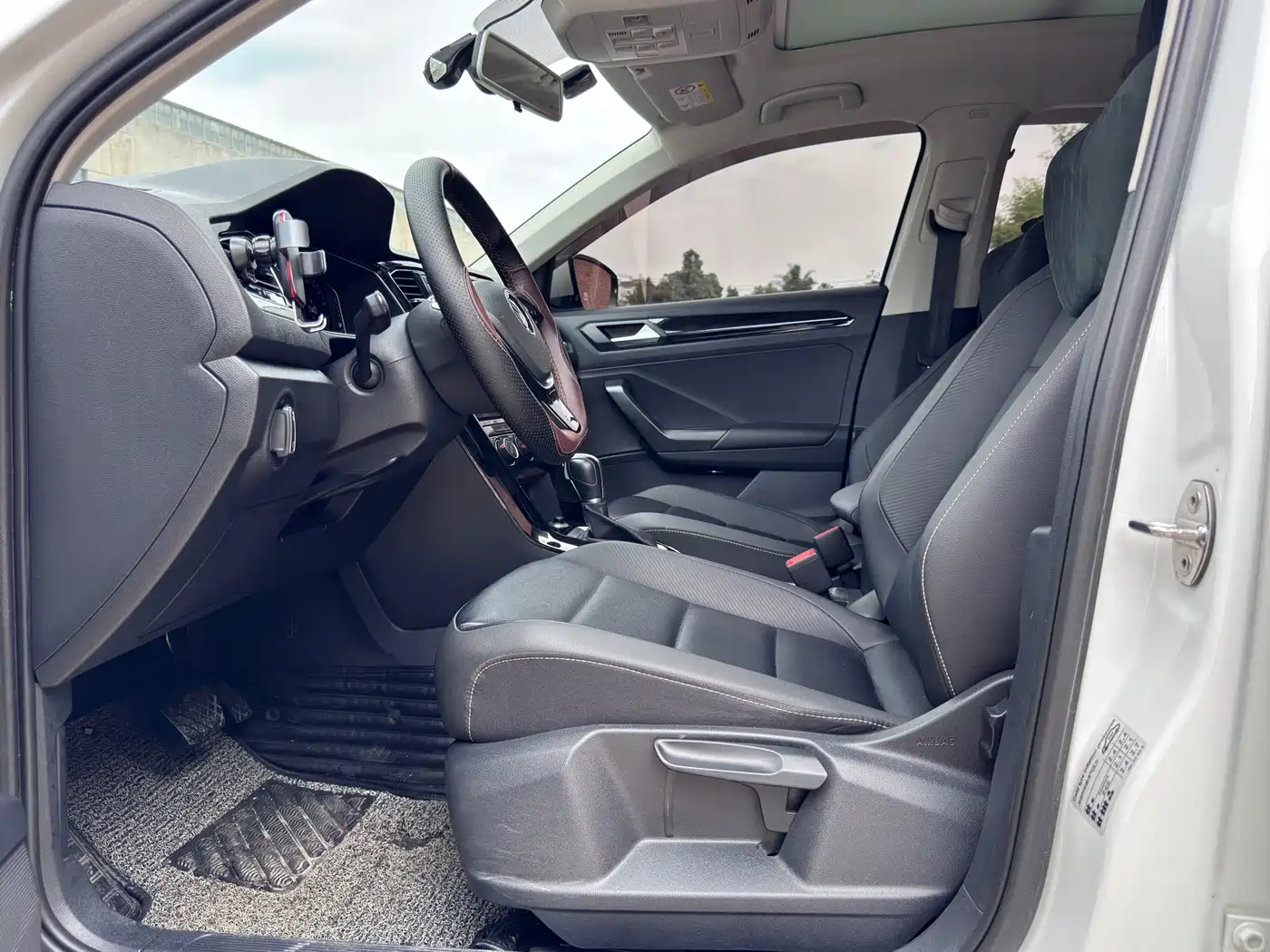 Volkswagen T-ROC 2020 280TSI DSG 2WD Comfort фото 4