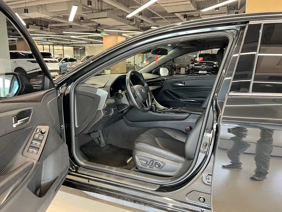TOYOTA ASIAN DRAGON