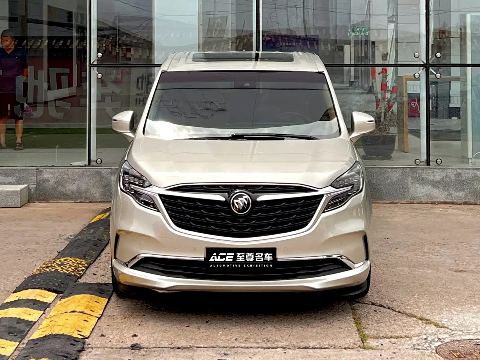 Фото 2 - Buick GL8